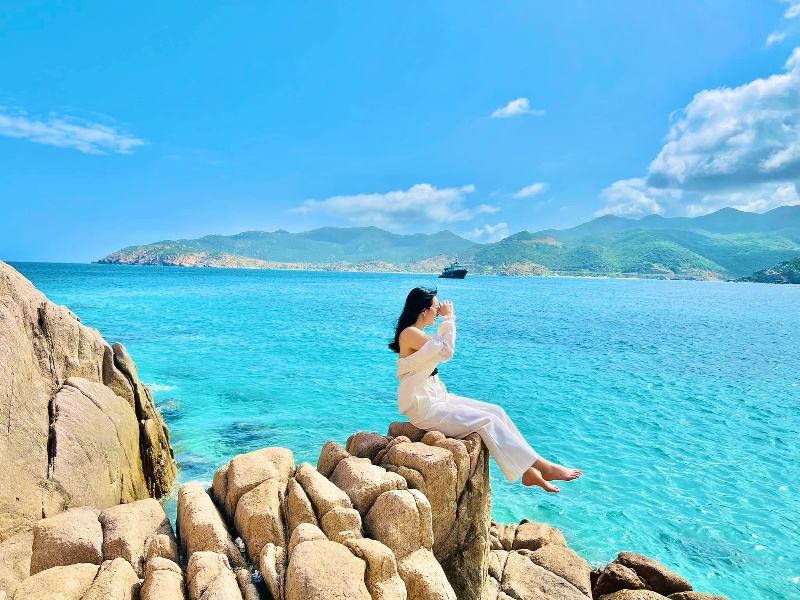 Khám phá TOP những bãi biển đẹp nhất tại Nha Trang