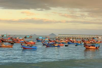 Tour Du Lịch Vịnh San Hô – Làng Chài – Sỏi Beach